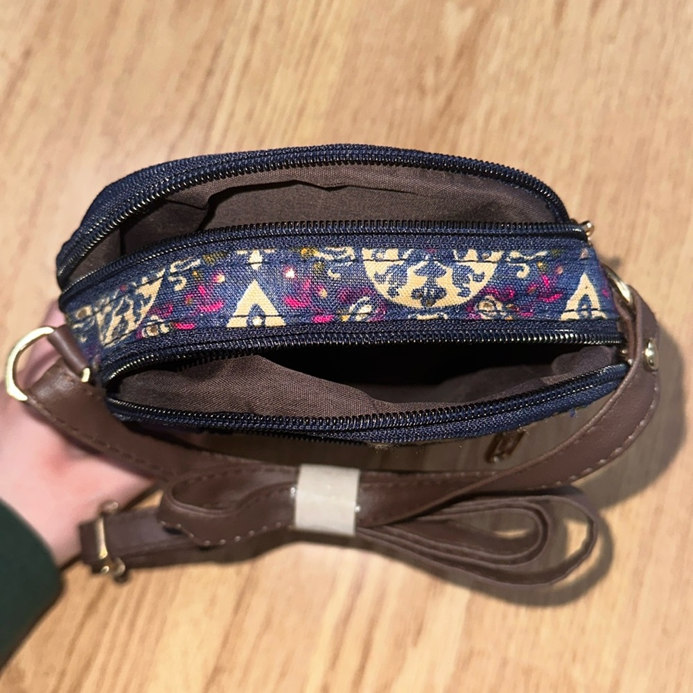 NWOT Patterned Purse/Bag - Picture 3 of 5